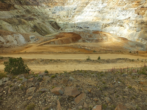 &copy; <a href='http://rtol.de' title='Dynamische Webseiten mit (X)HTML, PHP, MySQL und CSS für Ihren Internet-Auftritt' target='_blank'>Thiel-IT</a>
11.08.2012 13:27:47
Munții Călimani
Rumänien 2012
Rumänien-Fotos