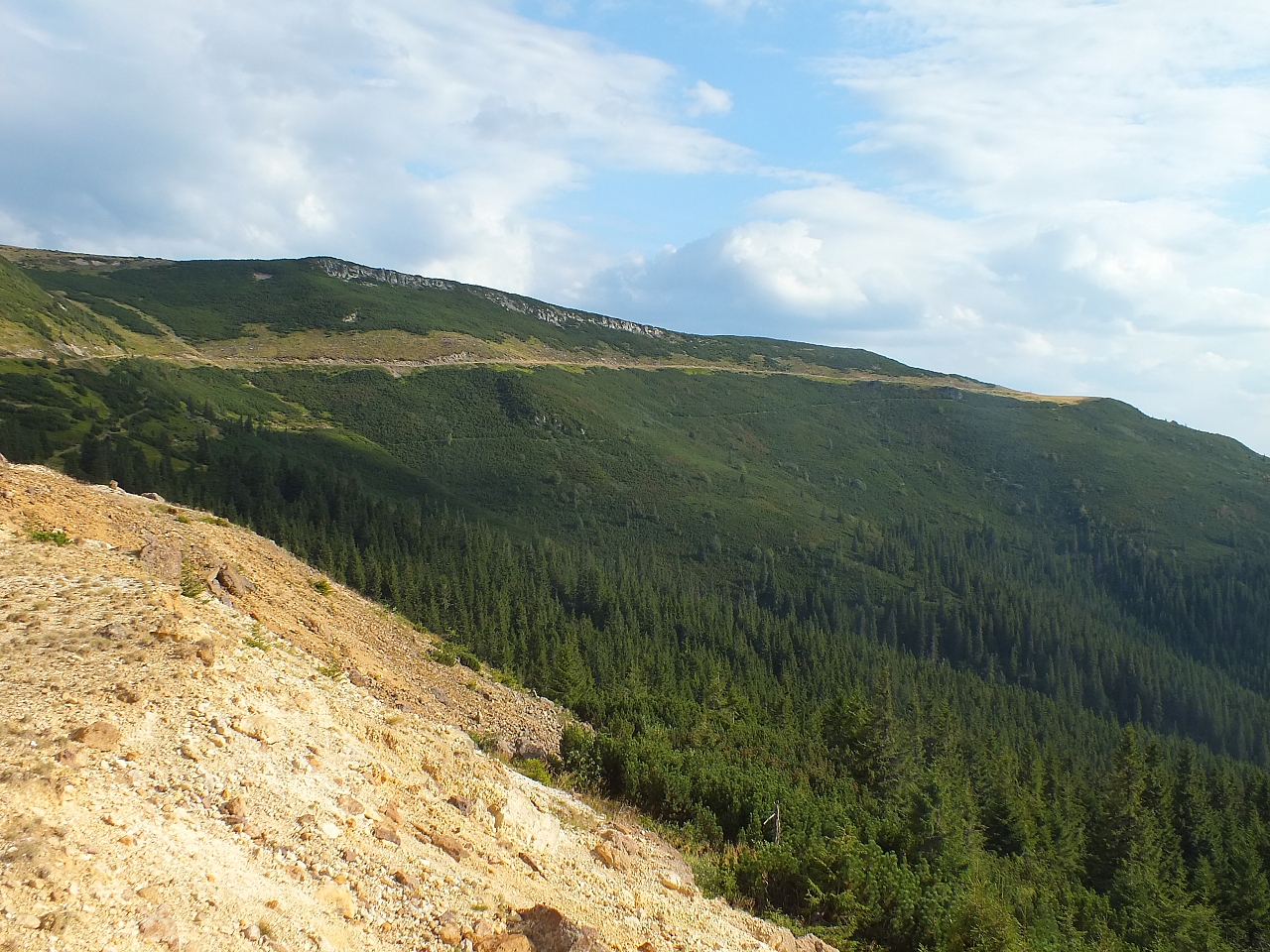 &copy; <a href='http://rtol.de' title='Dynamische Webseiten mit (X)HTML, PHP, MySQL und CSS für Ihren Internet-Auftritt' target='_blank'>Thiel-IT</a>
11.08.2012 18:09:40
Munții Călimani
Rumänien 2012
Rumänien-Fotos